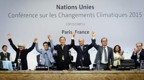 La séance pleinière de la COP21. // Source : Flickr/Domaine public/Arnaud Bouissou - MEDDE / SG COP21 (photo recadrée)