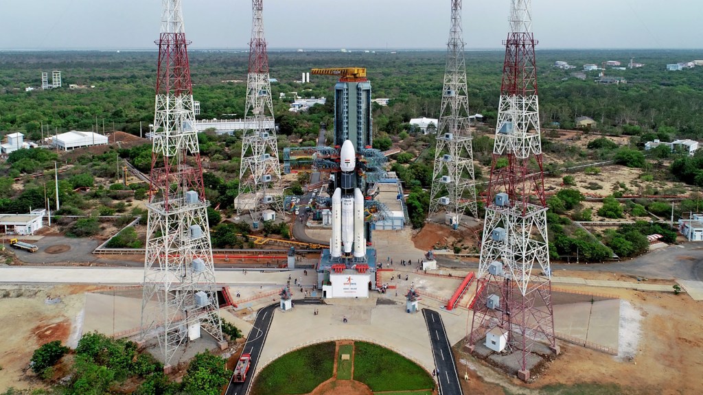 La fusée GSLV sur son pas de tir. // Source : ISRO