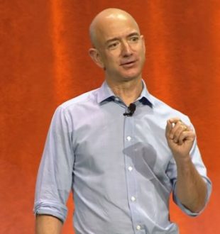 Jeff Bezos le patron d'Amazon // Source : Youtube/Amazon