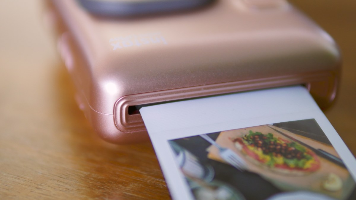 L'Instax mini LiPlay. // Source : Louise Audry / Numerama