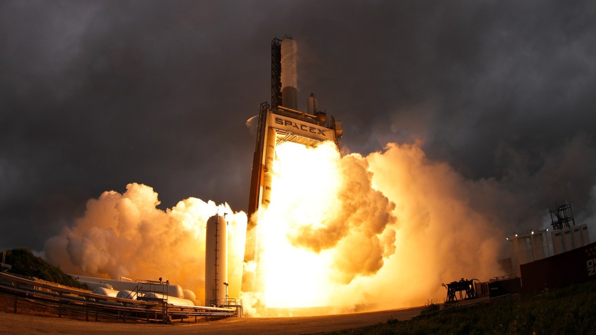 Un test chez SpaceX. // Source : Pixabay (photo recadrée)