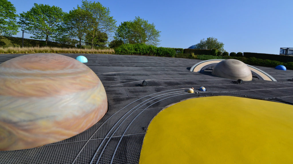 Le système solaire, représenté sur une maquette à la Cité de l'espace. // Source : Pixabay (photo recadrée)