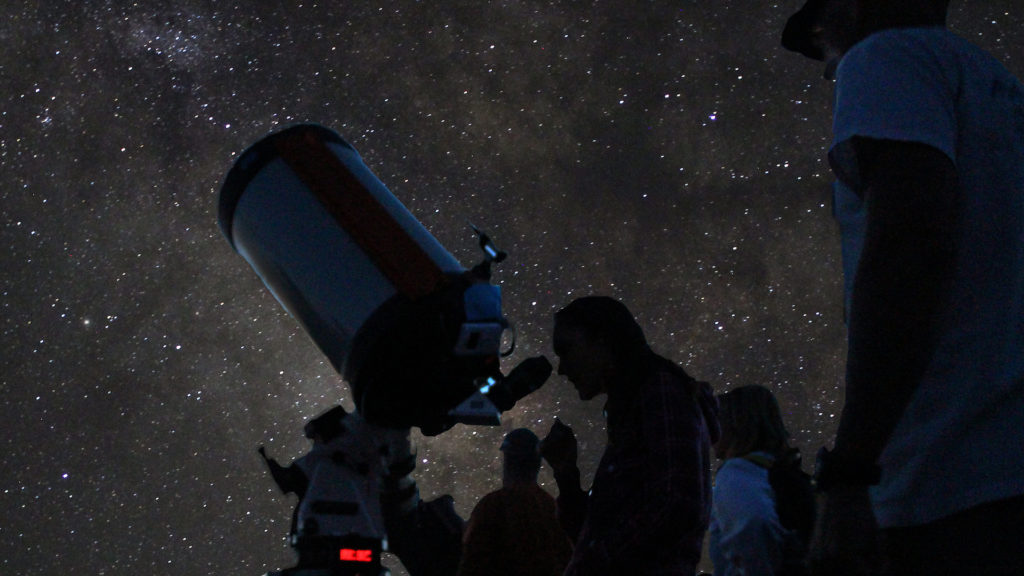 L'occasion d'observer la Lune avec un télescope. // Source : Flickr/CC/Grand Canyon National Park (photo recadrée)