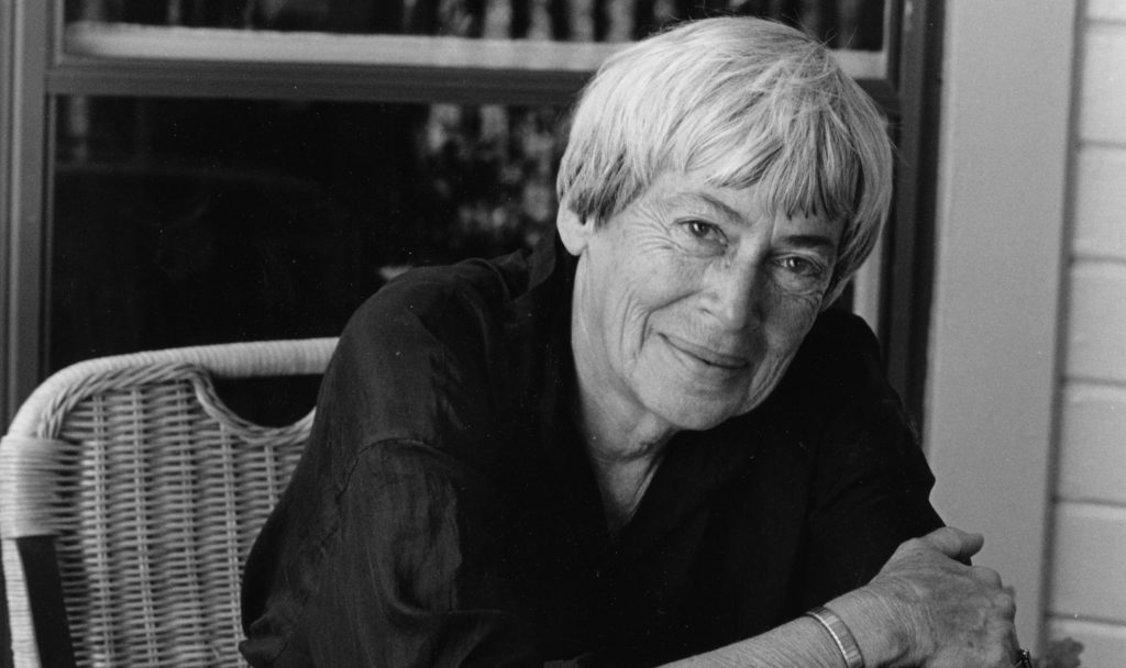 Ursula K. Le Guin est l'une des plus grandes autrices de science-fiction de l'histoire. Ses oeuvres ont une forte portée féministe et, plus largement, politique. // Source : Flickr/CC/Marian Wood Kolisch