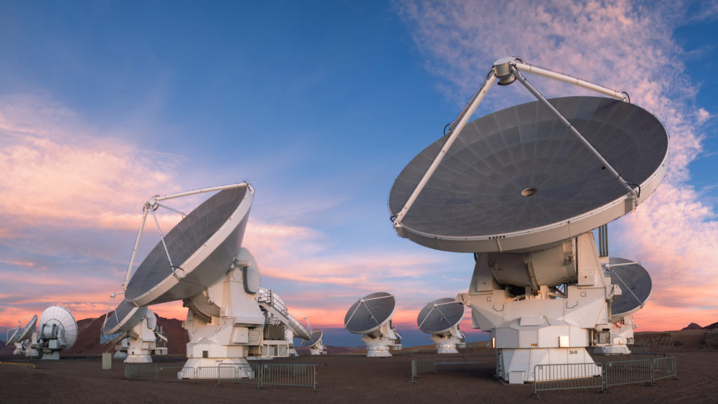 L'observatoire ALMA au Chili. // Source : P. Horálek/ESO (photo recadrée)