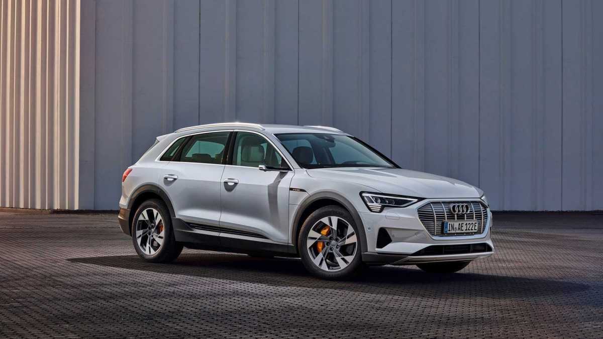 Audi e-tron quattro 50 // Source : Audi