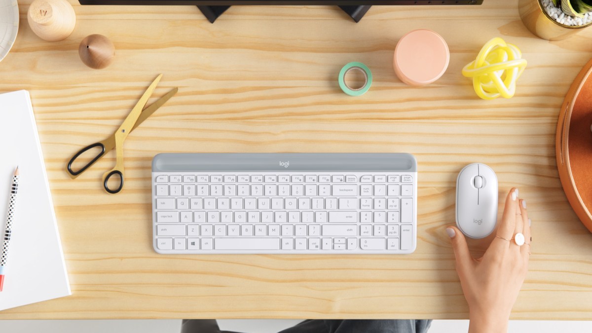 High_Resolution_PNG-MK470 White Lifestyle 5_IG