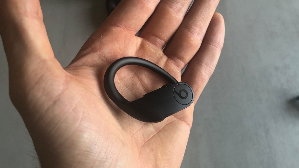 Écouteur gauche Powerbeats Pro // Source : Numerama