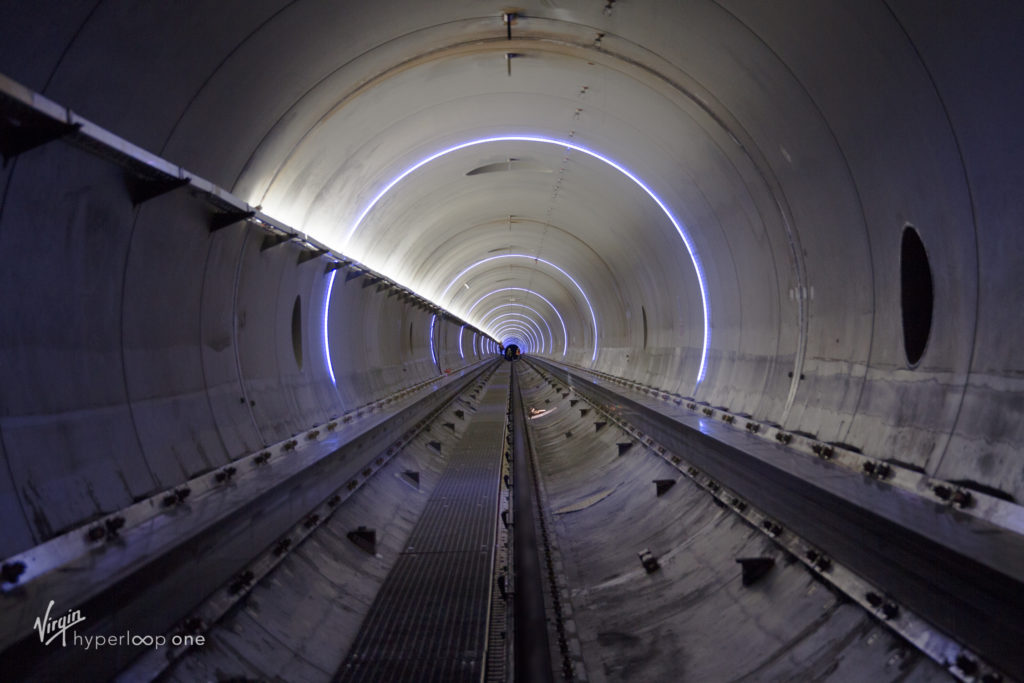 L'intérieur d'un tube où circulent les pods d'hyperloop. // Source : Hyperloop One