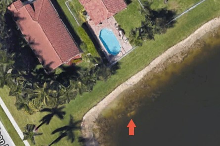 La voiture est sur le bord du lac // Source : Google Maps / Capture d'écran Numerama