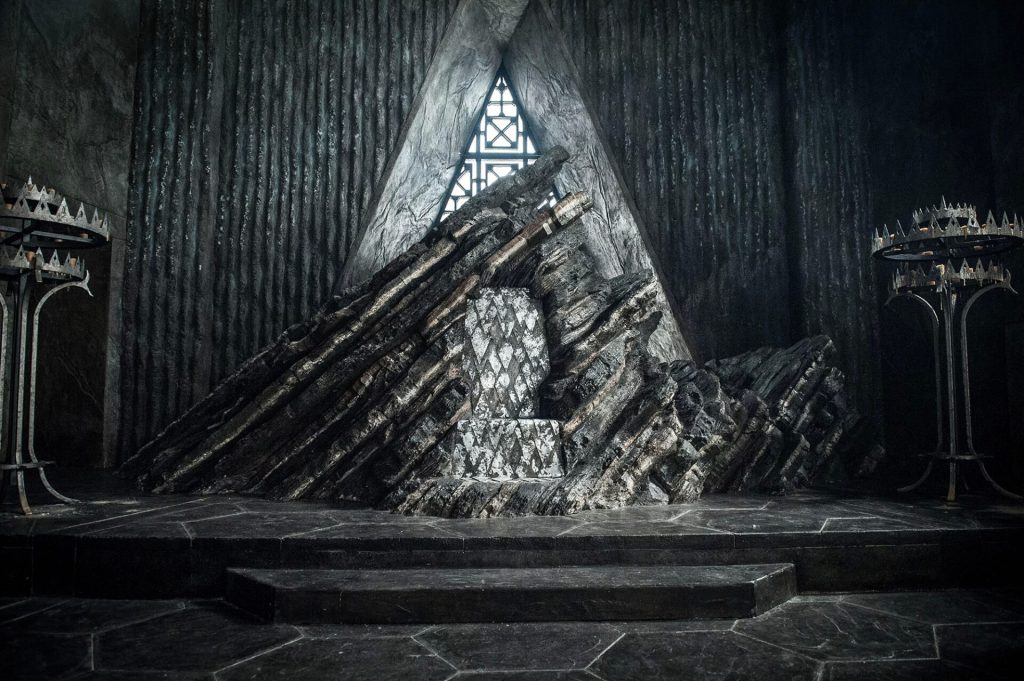 La salle du trône à Peyredragon, fief historique des Targaryen sur Westeros. // Source : HBO