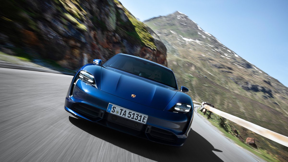 Porsche Taycan Turbo S // Source : Porsche