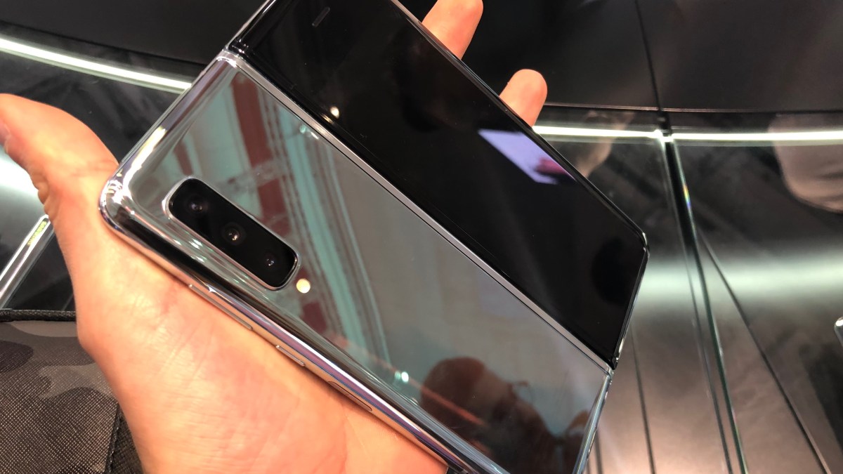 Arrière du Samsung Galaxy Fold // Source : Numerama