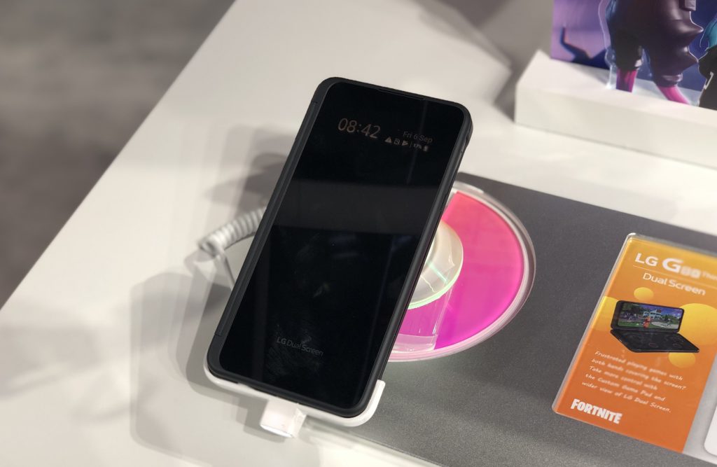 Le G8X ThinQ replié // Source : Numerama Le G8X ThinQ replié // Source : Numerama