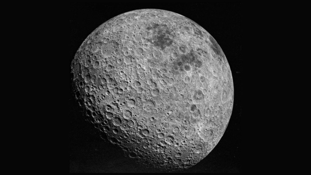 La face cachée de la Lune. // Source : Flickr/CC/Stuart Rankin (photo recadrée) La face cachée de la Lune. // Source : Flickr/CC/Stuart Rankin (photo recadrée)