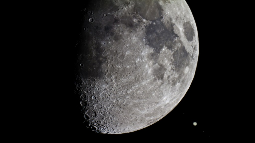 La Lune et Jupiter. // Source : Flickr/CC/Doggettx (photo recadrée)