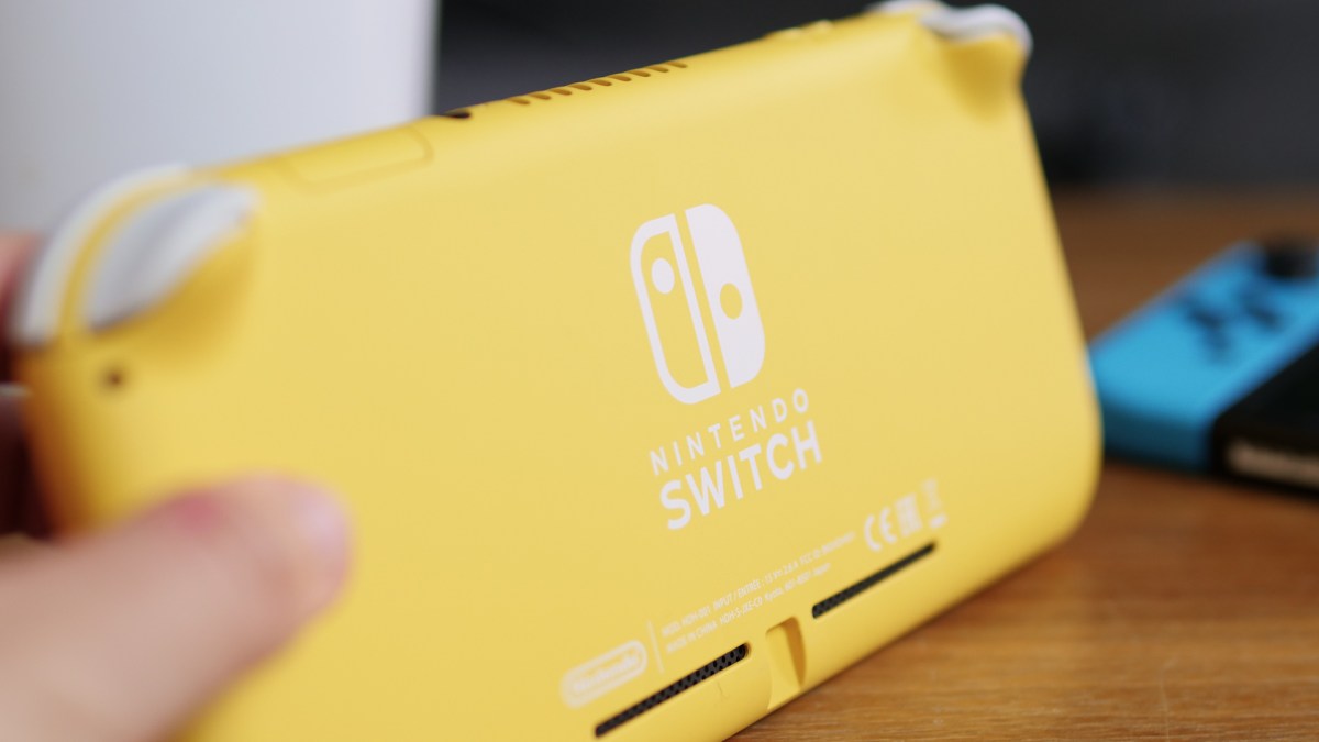 La Switch Lite de Nintendo // Source : Louise Audry pour Numerama