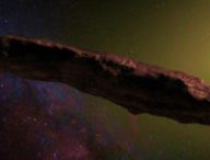 Oumuamua. // Source : Wikimedia/CC/ESO, M. Kornmesser, nagualdesign (photo recardée et modifiée)
