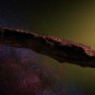 Oumuamua. // Source : Wikimedia/CC/ESO, M. Kornmesser, nagualdesign (photo recardée et modifiée)