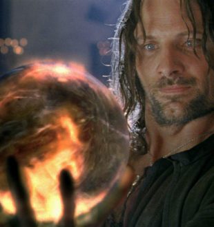 Aragorn tenant un orbe pour confronter Sauron. // Source : New Line Cinema