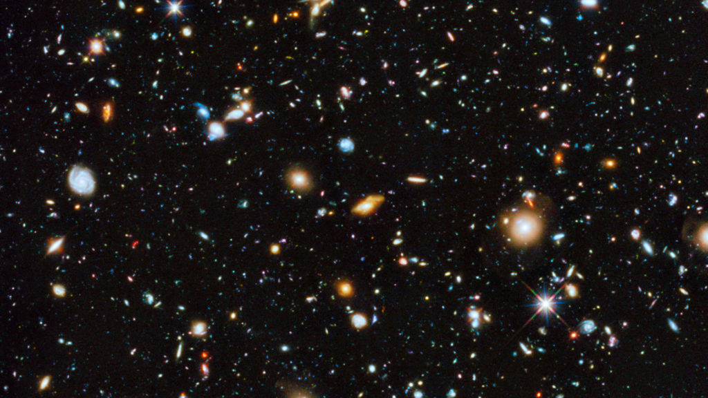 L'univers photographié par le télescope Hubble. // Source : NASA, ESA, IPAC/Caltech, STScI, Arizona State University