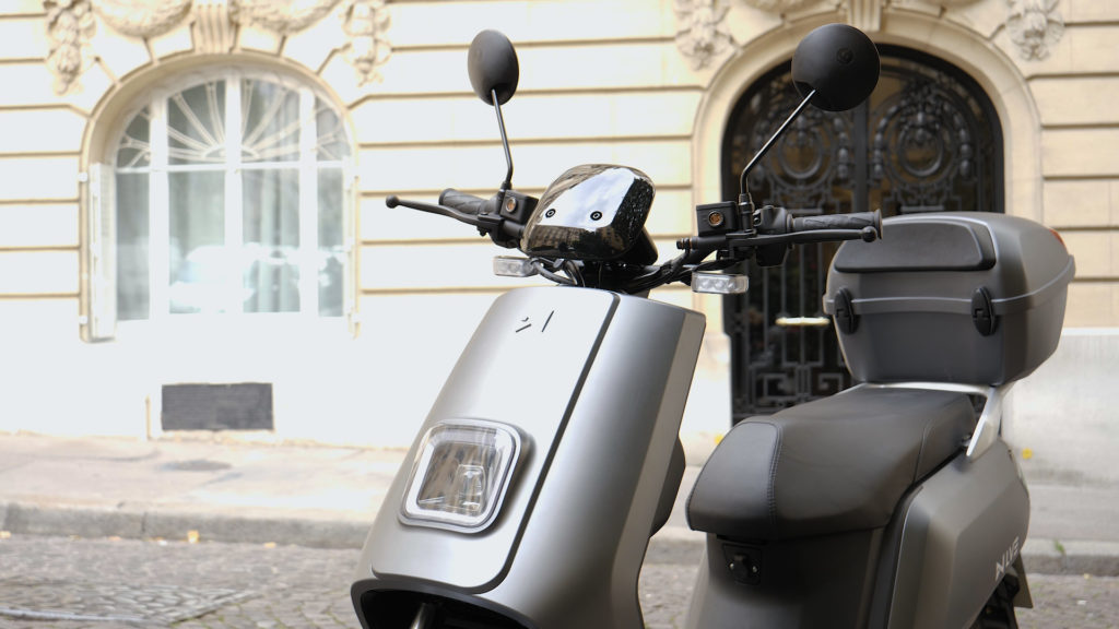 Le scooter électrique LVE S5 // Source : Louise Audry pour Vroom/Numerama