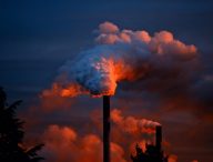 La pollution des industries sur l'environnement pourrait impacter, selon cette étude, les systèmes immunitaires de plusieurs générations successives.  // Source : Pixabay