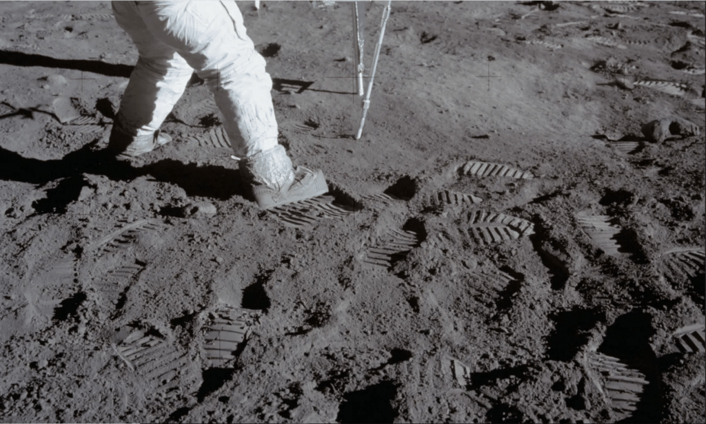 L'astronaute Buzz Aldrin en train de marcher sur le sol lunaire. // Source : Nasa