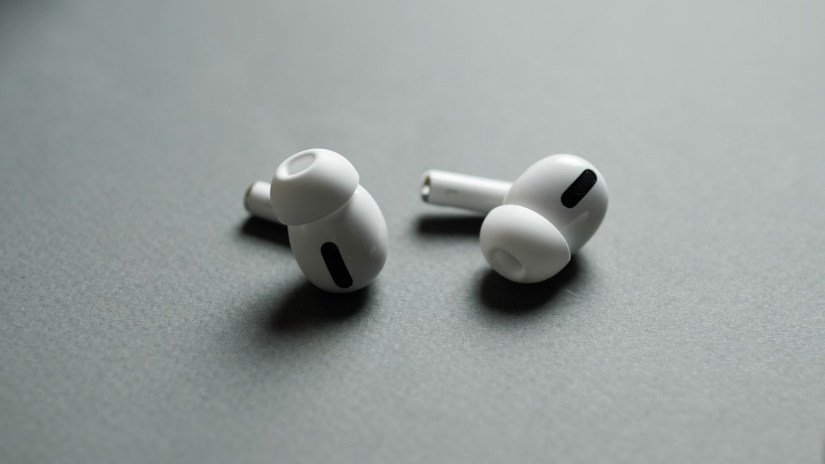 Apple AirPods Pro // Source : Louise Audry pour Numerama