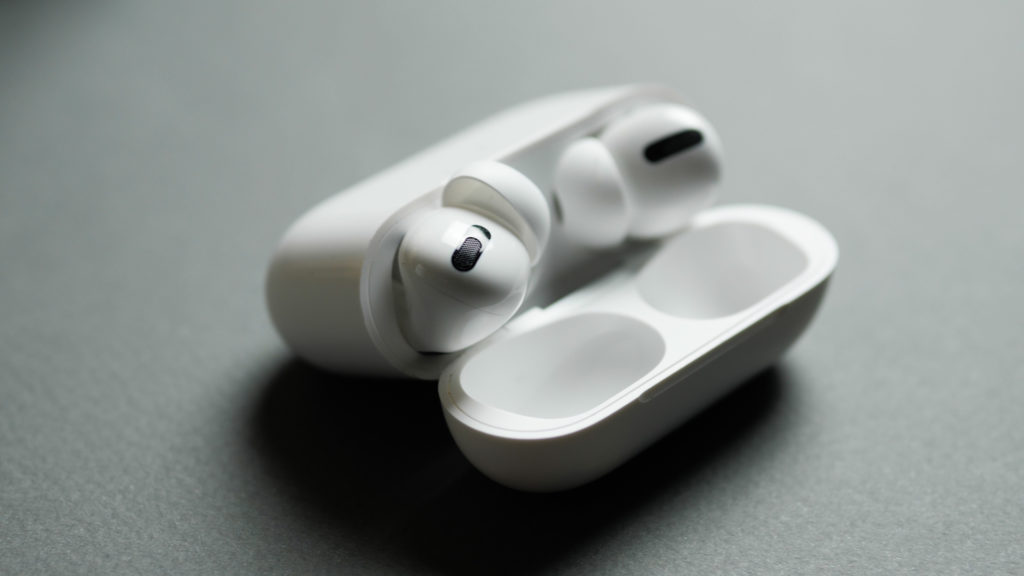 Apple AirPods Pro // Source : Louise Audry pour Numerama