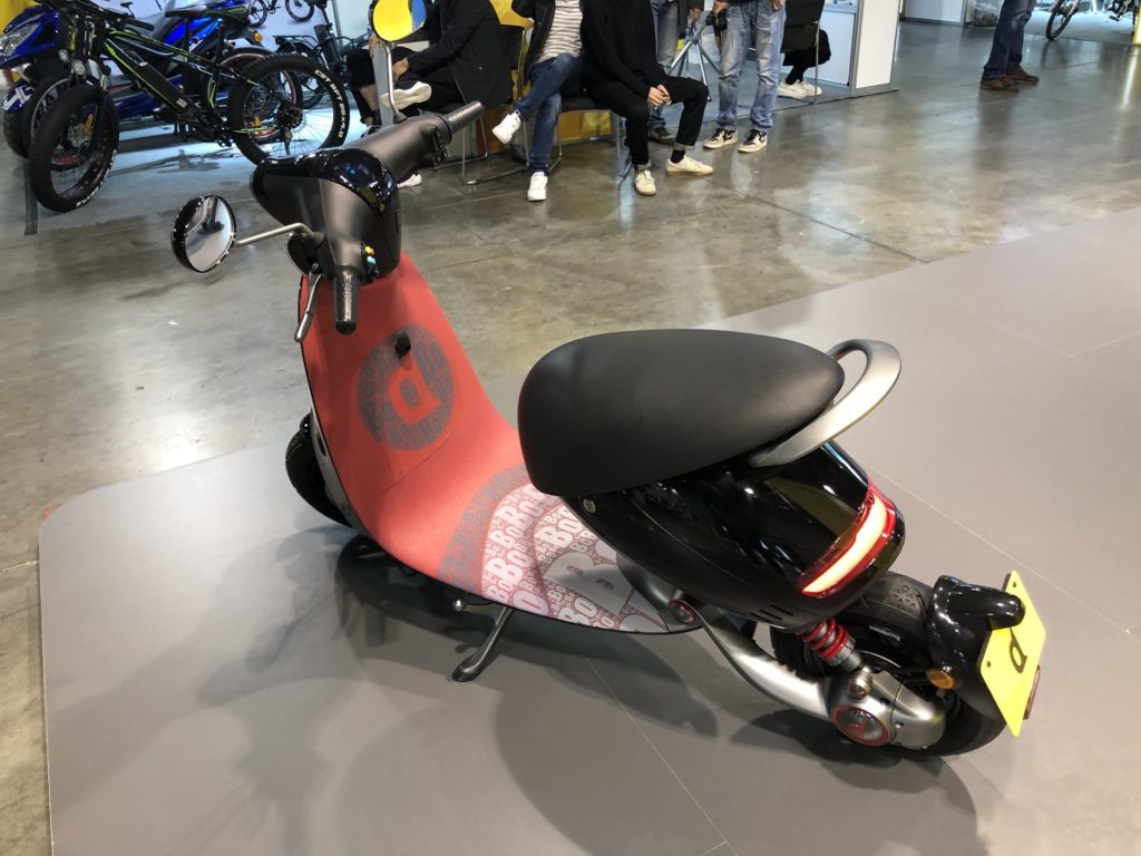 Bo, un scooter électrique de Qjiang // Source : Marie Turcan pour Vroom/Numerama