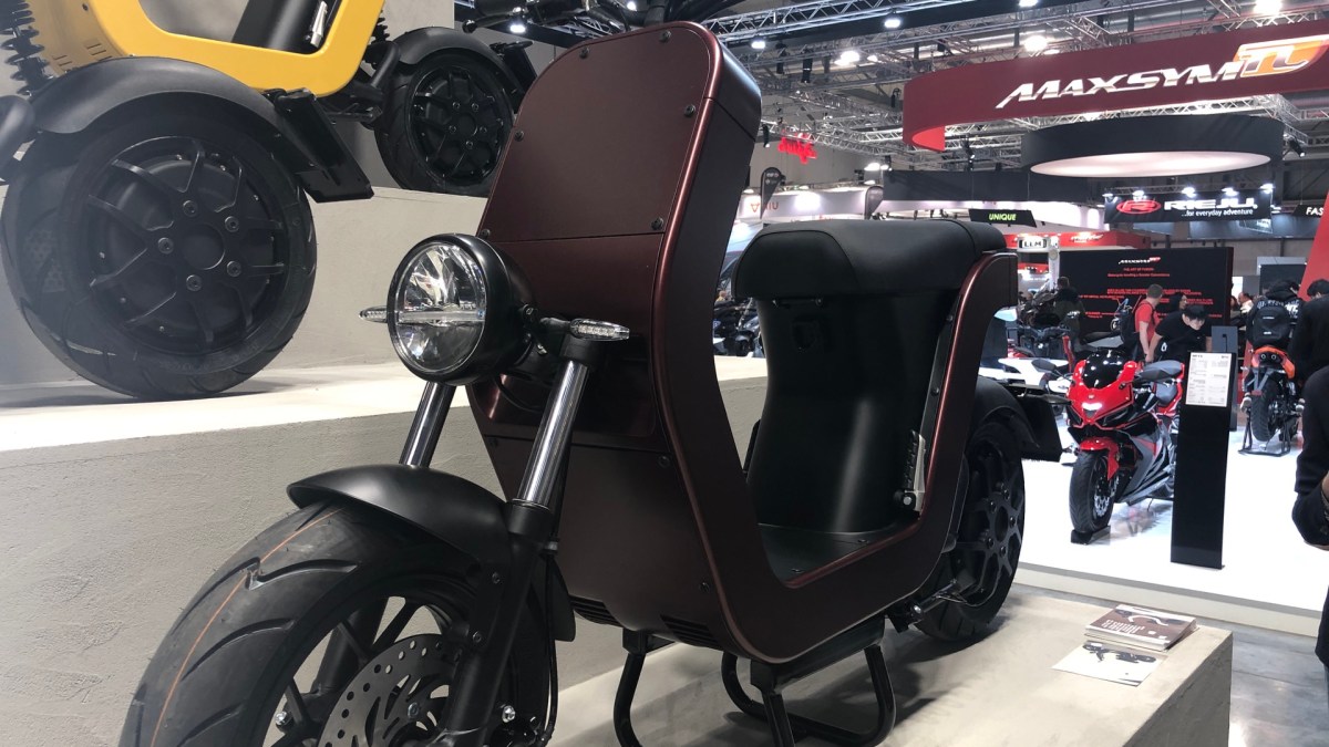 Les scooters ME à l'EICMA 2019 // Source : Marie Turcan pour Vroom/Numerama