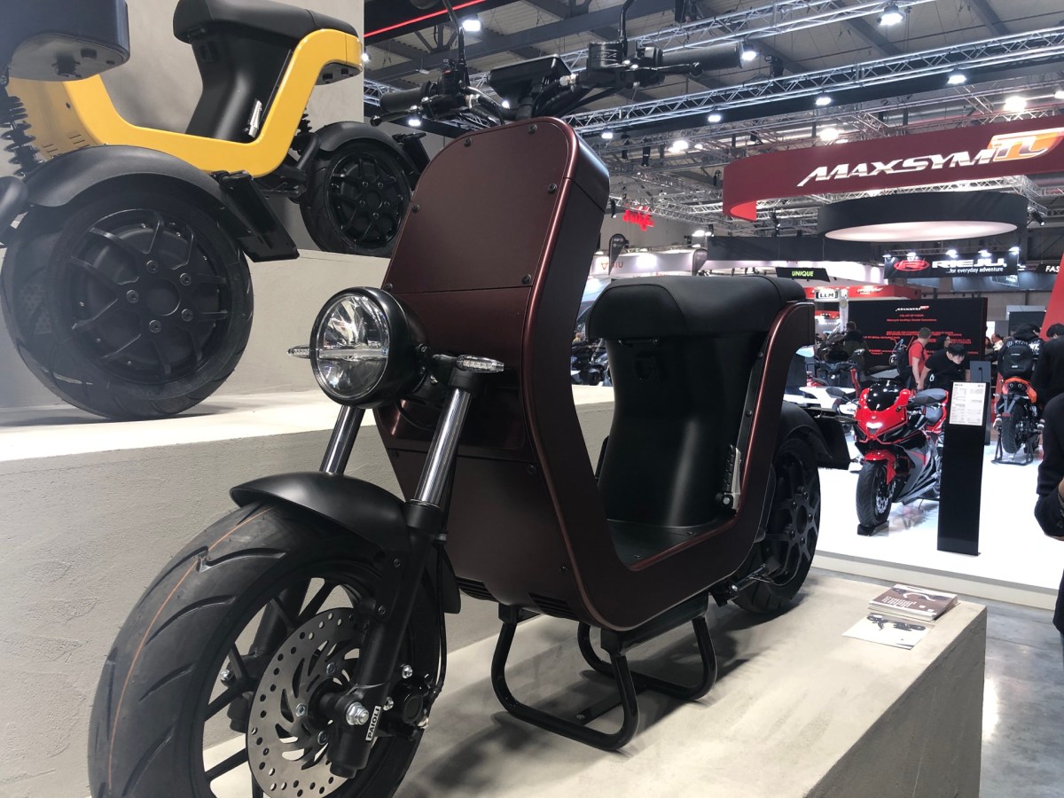 Les scooters ME à l'EICMA 2019 // Source : Marie Turcan pour Vroom/Numerama