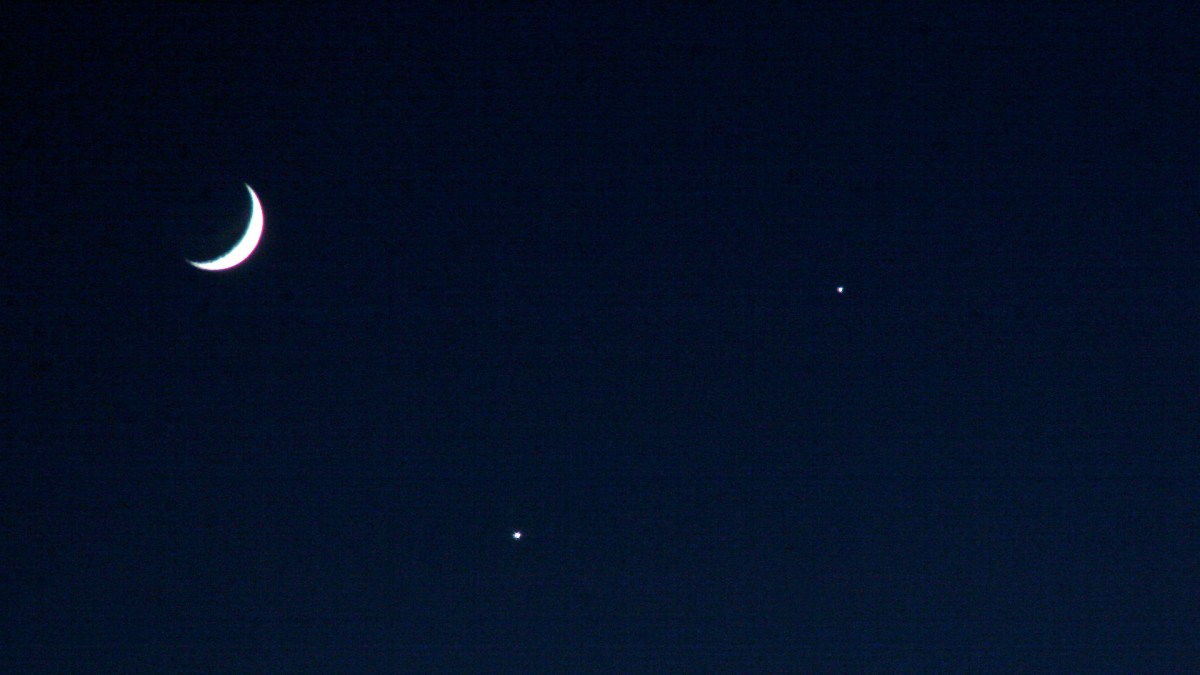 La Lune, Vénus et Jupiter. // Source : Flickr/CC/liz west (photo recadrée)