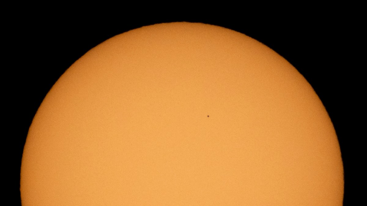 Le transit de Mercure du 11 novembre 2019. // Source : Flickr/CC/NASA/Joel Kowsky (photo recadrée)