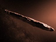 Oumuamua, le premier visiteur interstellaire connu. // Source : ESO/M. Kornmesser (photo recardée et modifiée)
