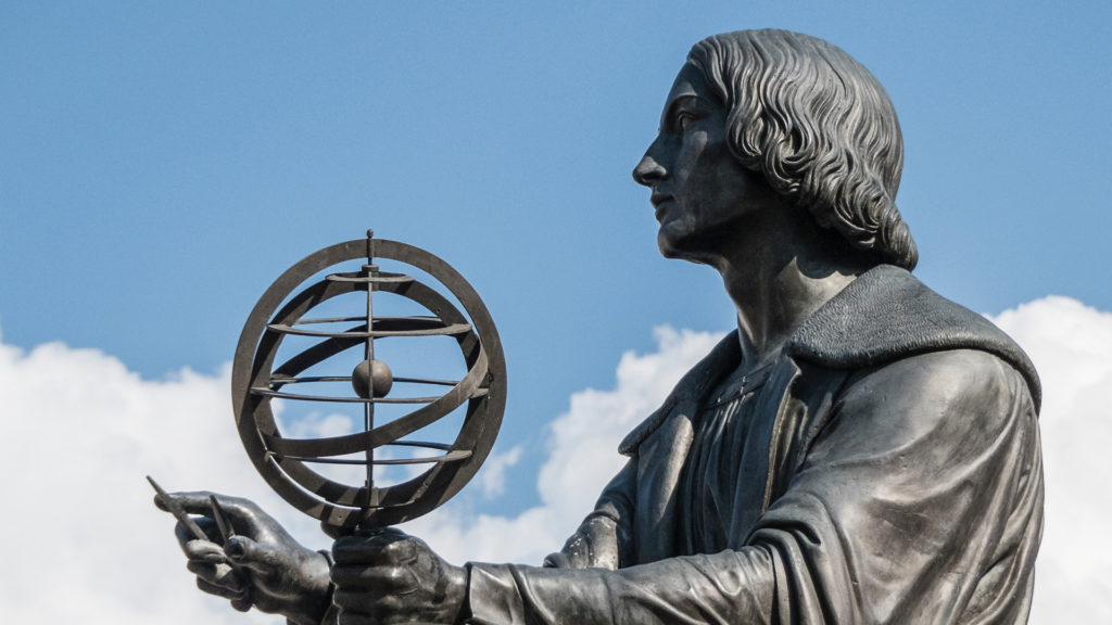 Une statue de Nicolas Copernic. // Source : Pexels (photo recadrée)
