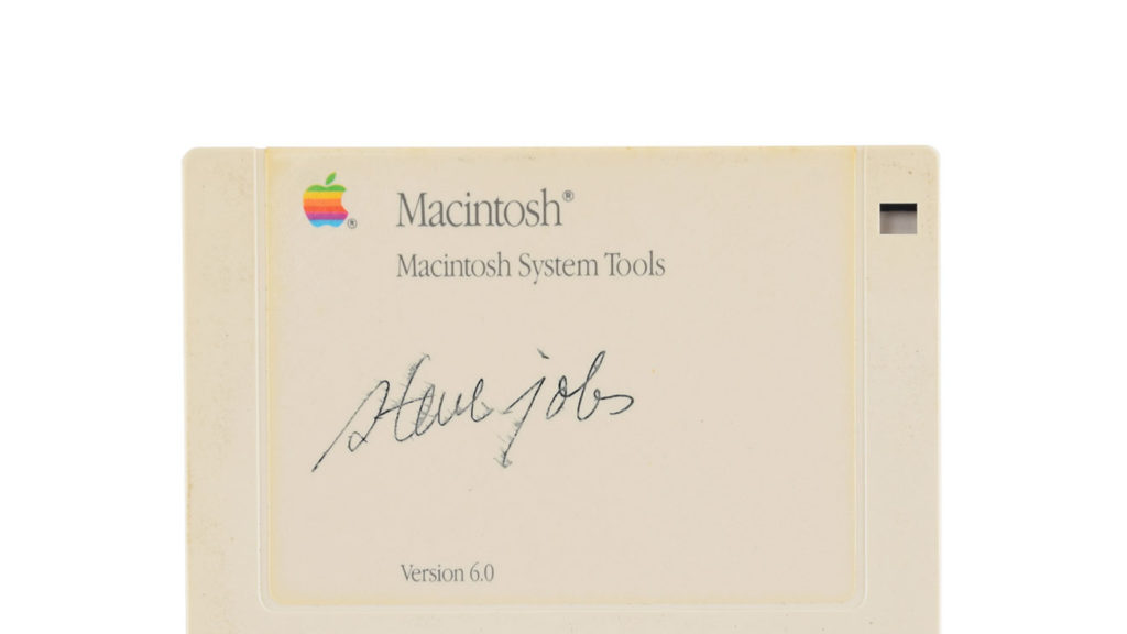 Disquette signée par Steve Jobs // Source : RRAuction