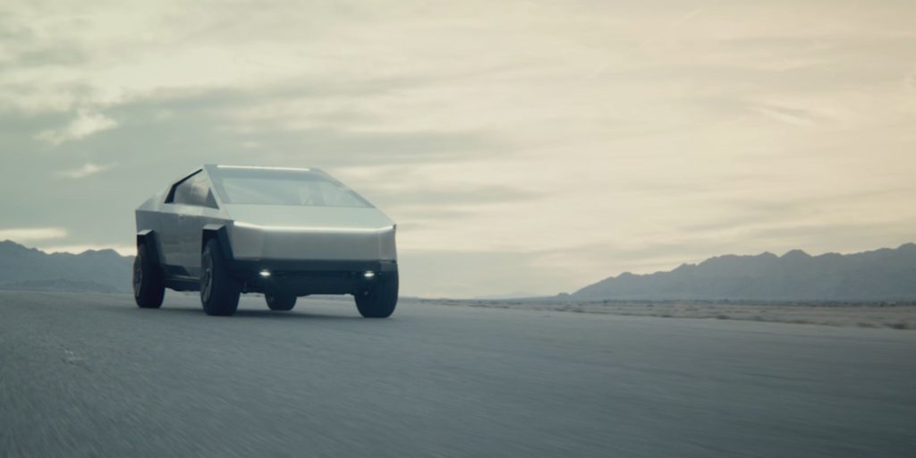 Tesla Cybertruck Versus Rivian R1T : Le Match Des Pickups électriques ...