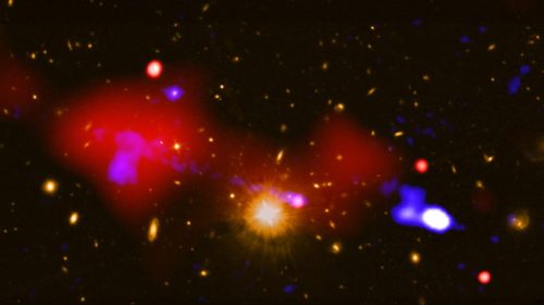 Un trou noir rare, à l'origine de la formation d'étoiles. // Source : X-ray: NASA/CXC/INAF/R. Gilli et al.; Radio NRAO/VLA; Optical: NASA/STScI (photo recadrée)