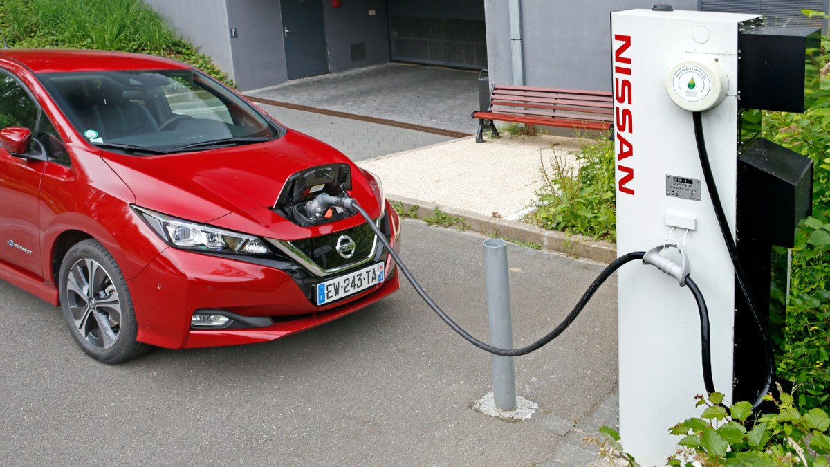  Nissan Leaf // Source :  Nissan