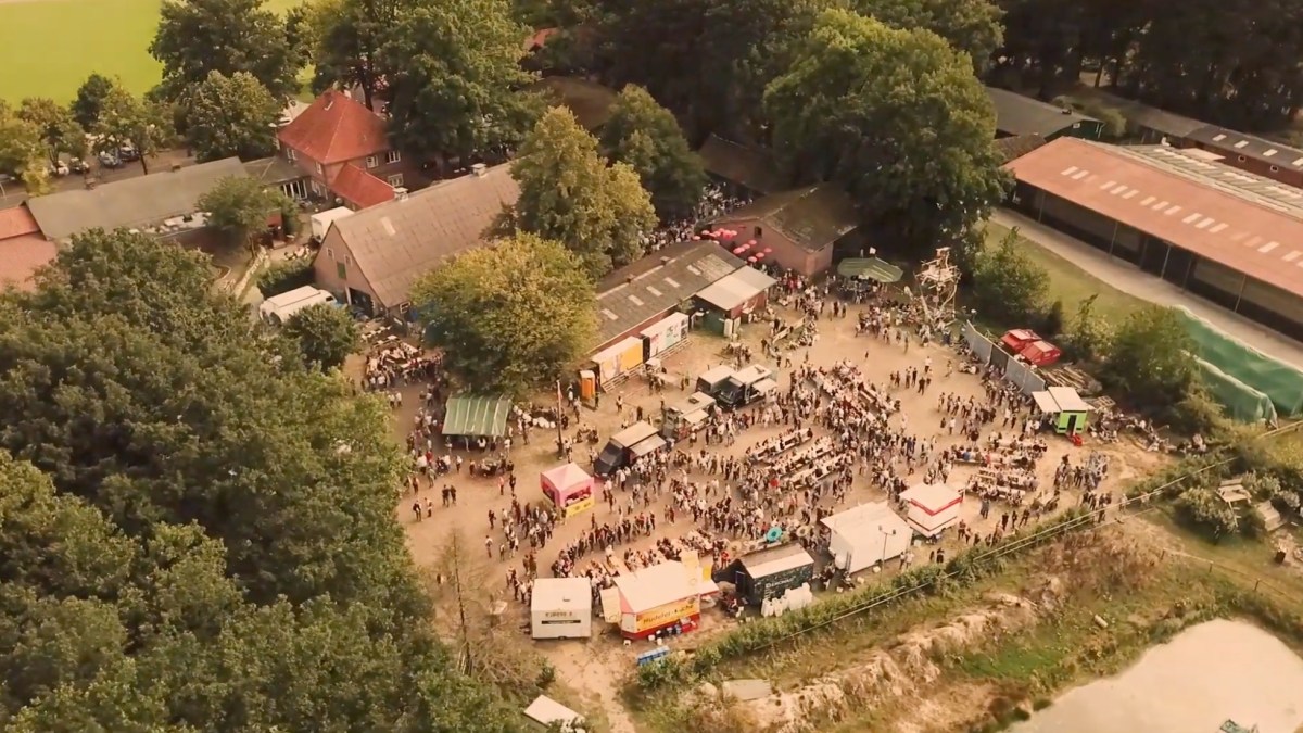 Lüttenshoff Trailer // Source : YouTube/Lüttenshoff