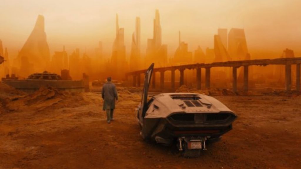 La suite Blade Runner 2049 met bien en scène, par son jeu de couleurs, le changement climatique à l'oeuvre dans ce futur. // Source : Denis Villeneuve