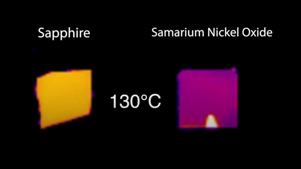 Ce matériau dissocie son rayonnement thermique de la chaleur, contrairement aux autres matériaux comme, ici, le saphir. // Source : Purdue University