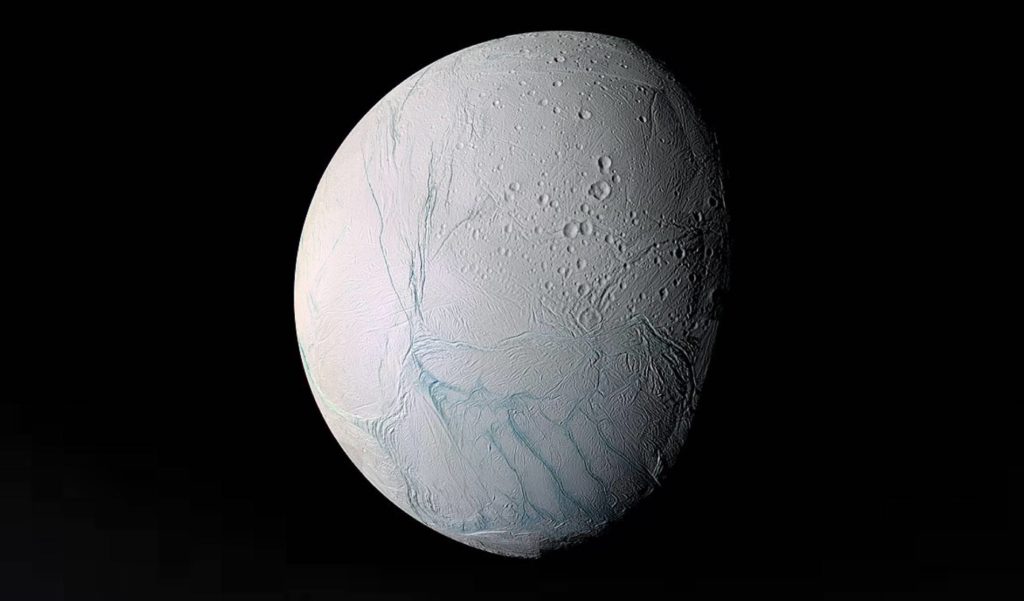 Encelade capturée en 2005 // Source : Wikipedia/CC/NASA/JPL/Space Science Institute