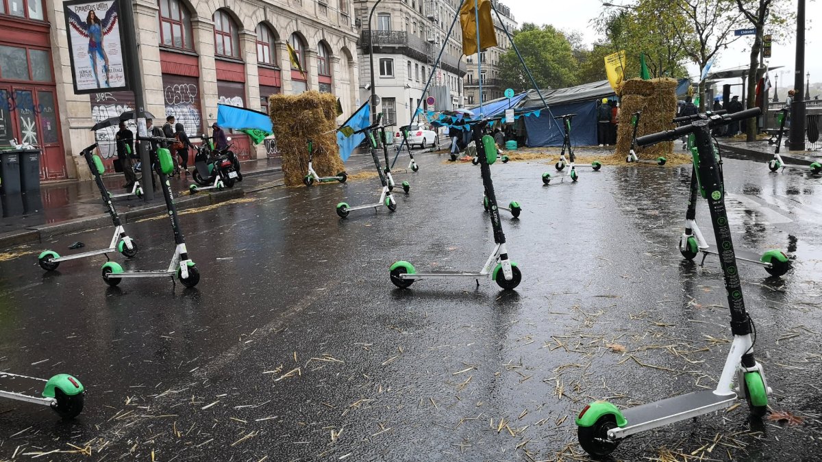 Des Lime installées par XR à Paris // Source : Christian Cadot pour Numerama