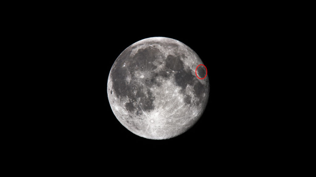 L'emplacement de la Mer des Crises sur la Lune. // Source : Wikimedia/CC/Silvercat (photo recadrée)