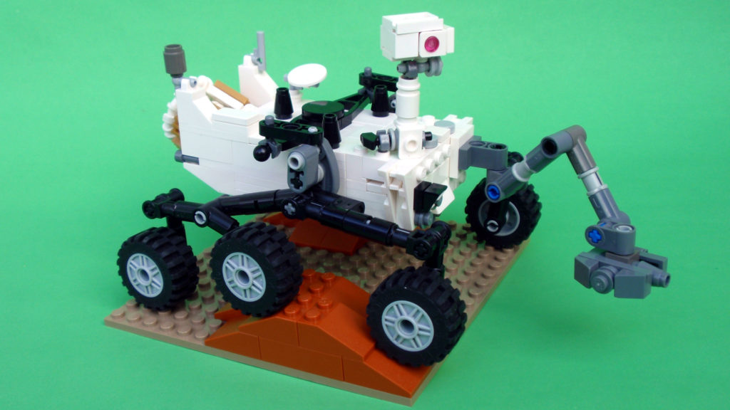 Une maquette du rover Curiosity en Lego. // Source : Flickr/CC/Stephen Pakbaz (photo recadrée)