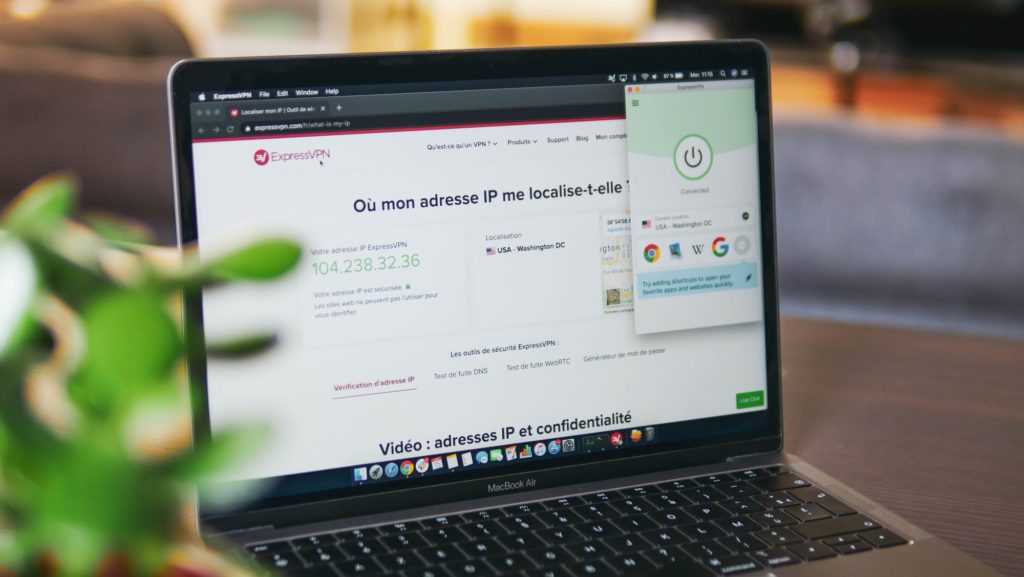 Un ordinateur avec le VPN ExpressVPN installé dessus. // Source : Louise Audry pour Numerama Un ordinateur avec le VPN ExpressVPN installé dessus. // Source : Louise Audry pour Numerama