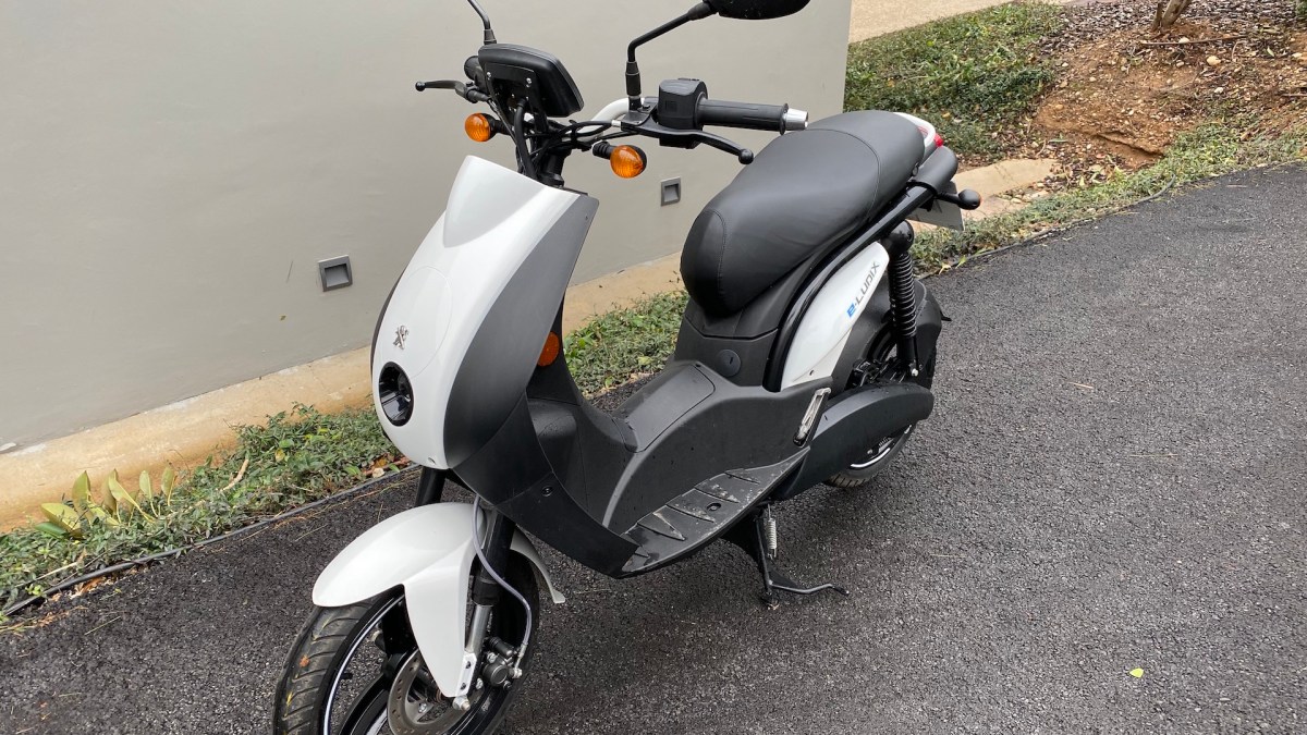 Le scooter Peugeot e-Ludix // Source : Maxime Claudel pour Numerama